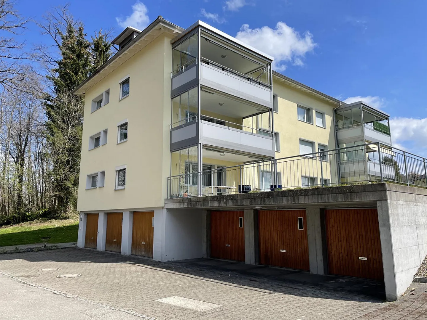 Bella appartamento 3,5 locali in una posizione tranquilla a Flawil (con vista sul Säntis) - Foto 1 di 8