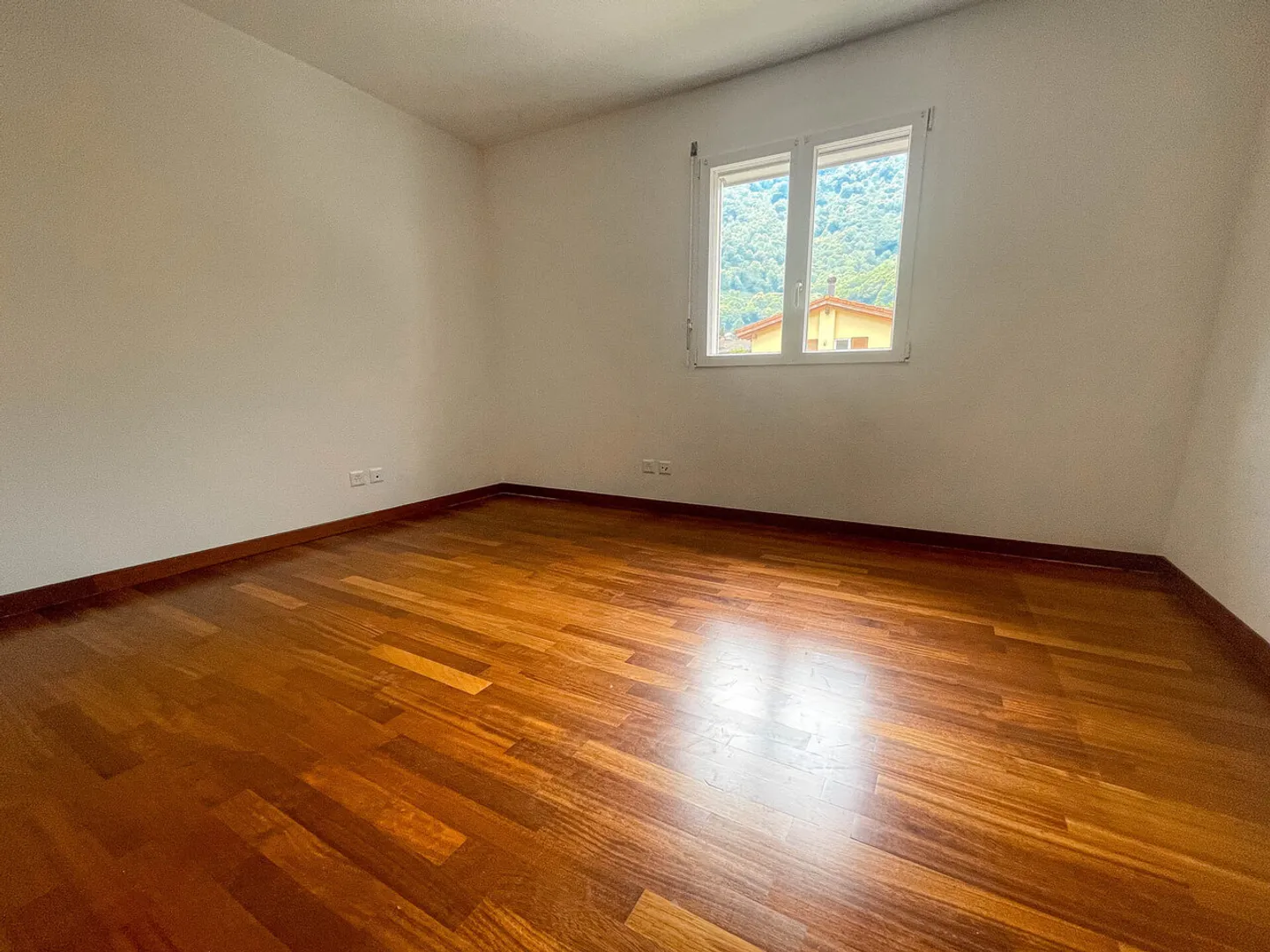 Modern apartment in Sigirino - Photo 6 of 10