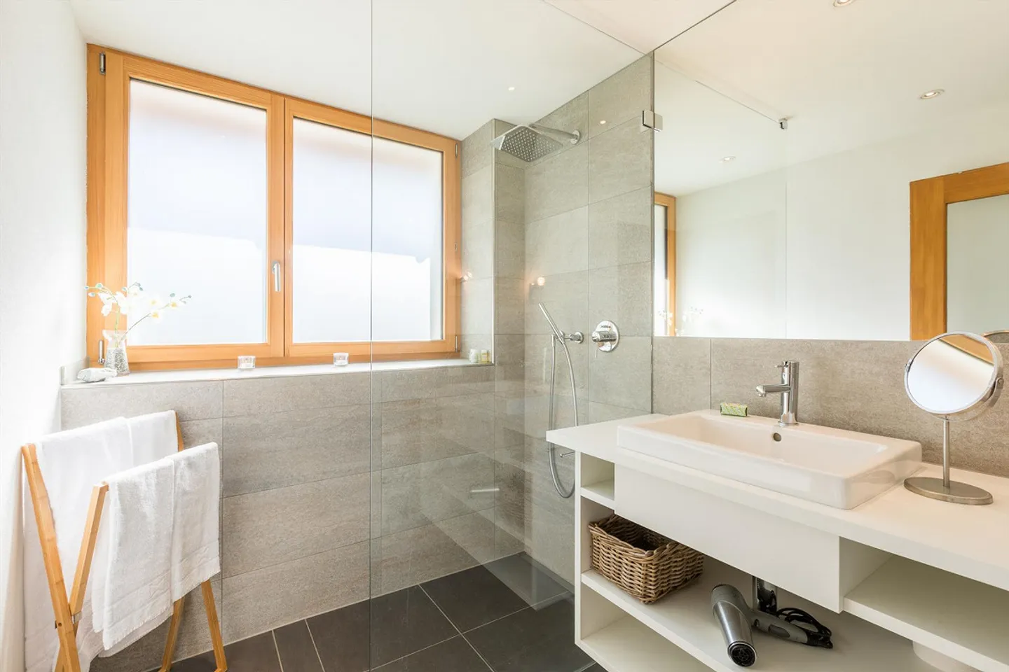 Rifugio alpino con vista panoramica mozzafiato - Foto 3 di 4