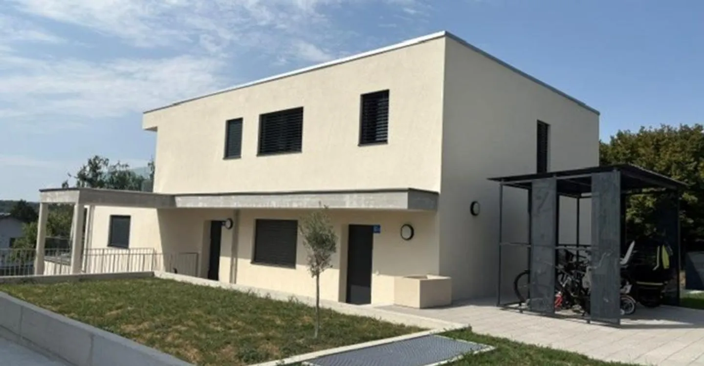 Bel Appartement avec Jardin - Photo 2 sur 9