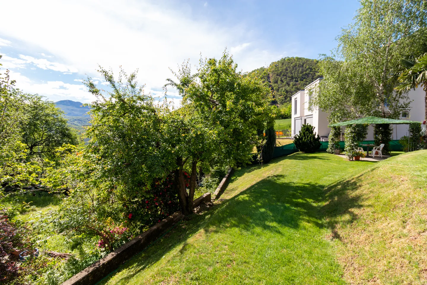 Modern apartment in Sigirino - Photo 9 of 10
