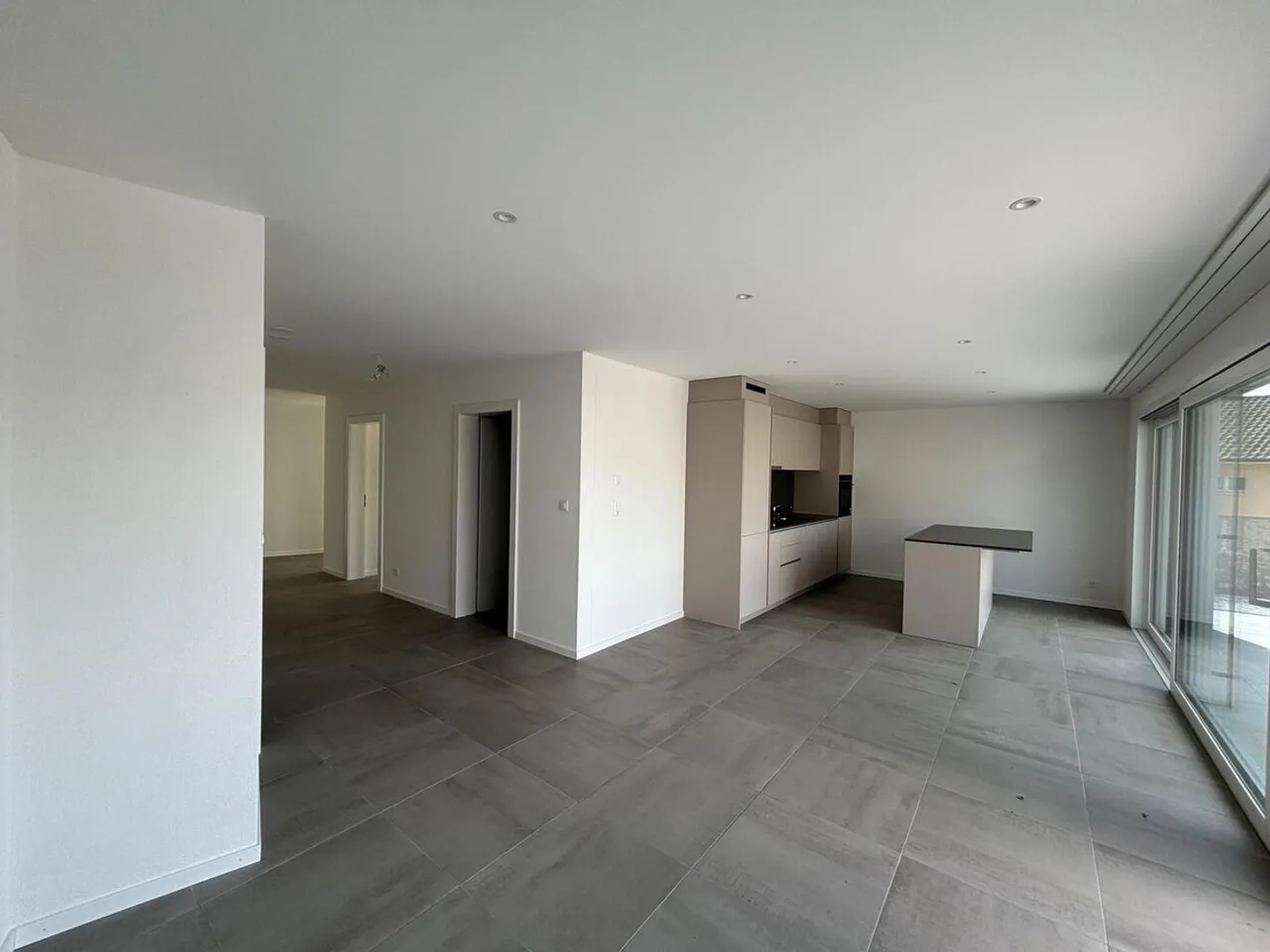 2190 - n°32 - Appartement de 3.5 pièces en attique au 3ème étage  - Photo 2 sur 7