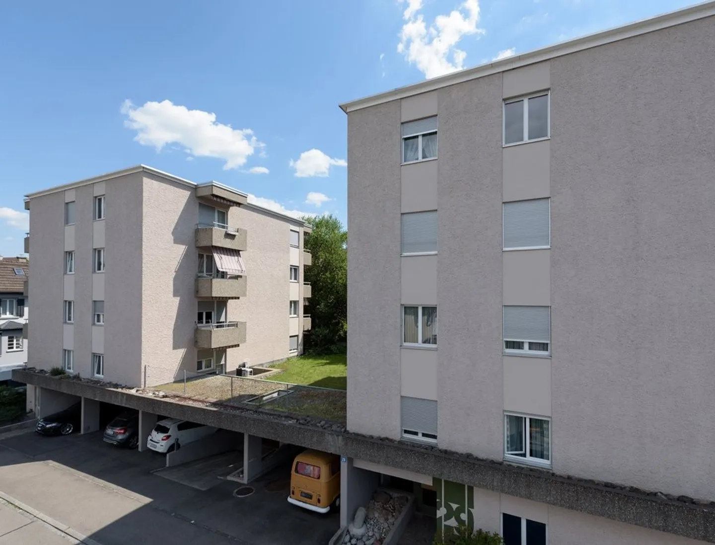 Posto auto coperto vicino alla stazione - Foto 1 di 1