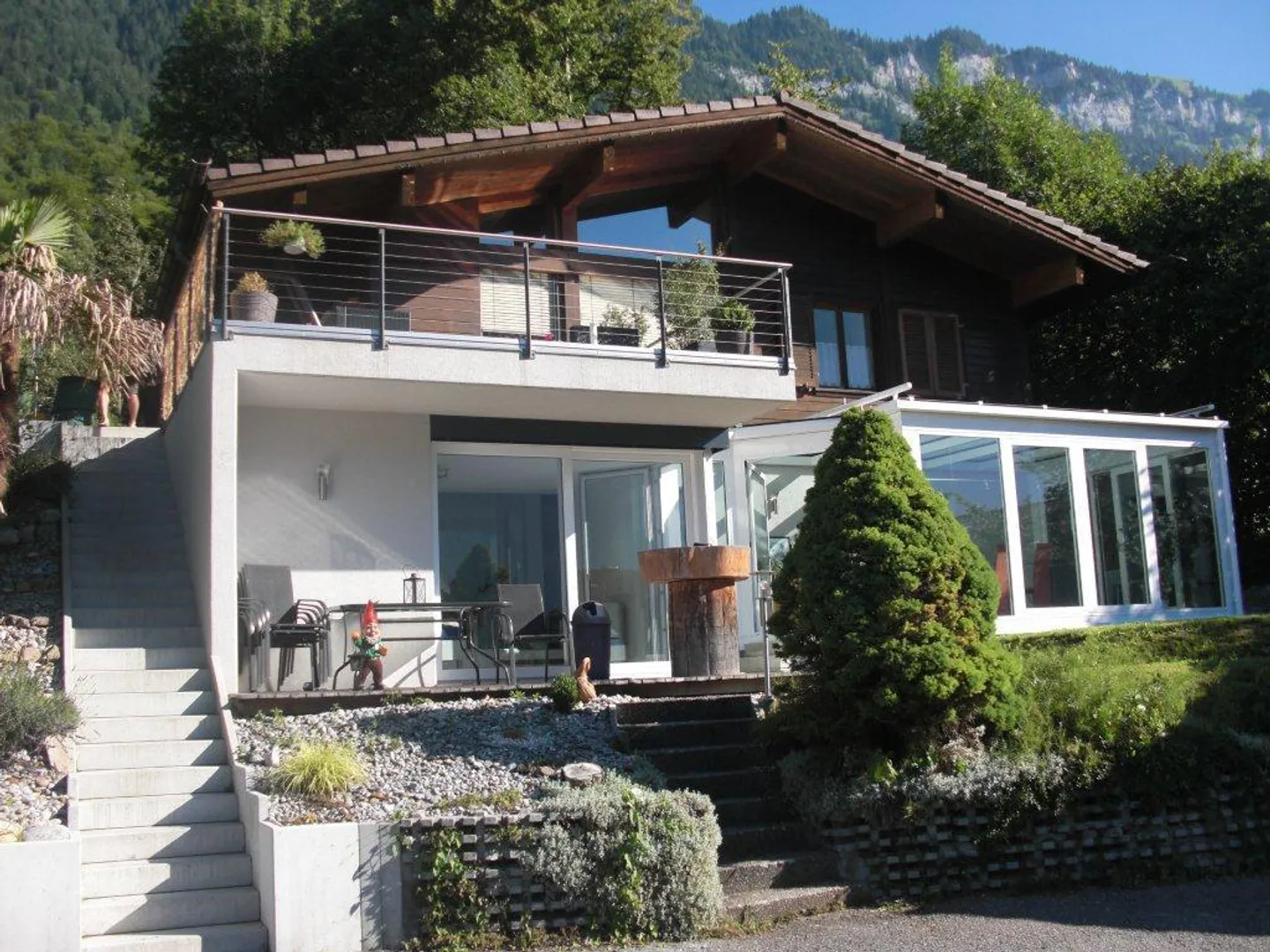 4.5 Room Apartment (Upper Half) in a Quiet Location in Ringgenberg - Photo 2 of 13