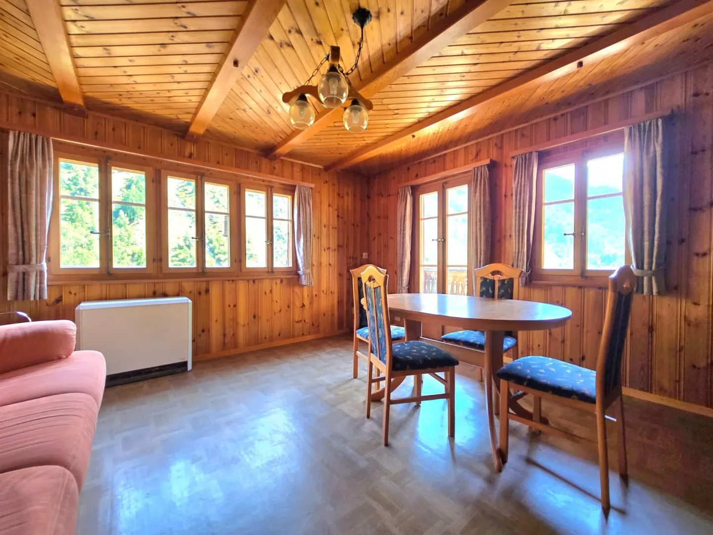 Appartements à rénover et à fusionner dans une maison de village authentique, Val d’Hérens - Photo 4 sur 25