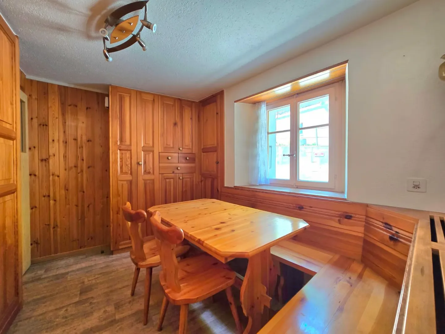 Appartements à rénover et à fusionner dans une maison de village authentique, Val d’Hérens - Photo 6 sur 25