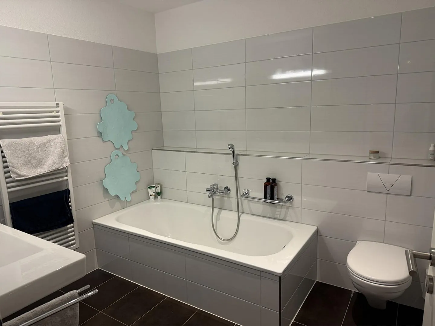 Vivere con una vista mozzafiato sulle montagne e sul lago - Foto 3 di 4