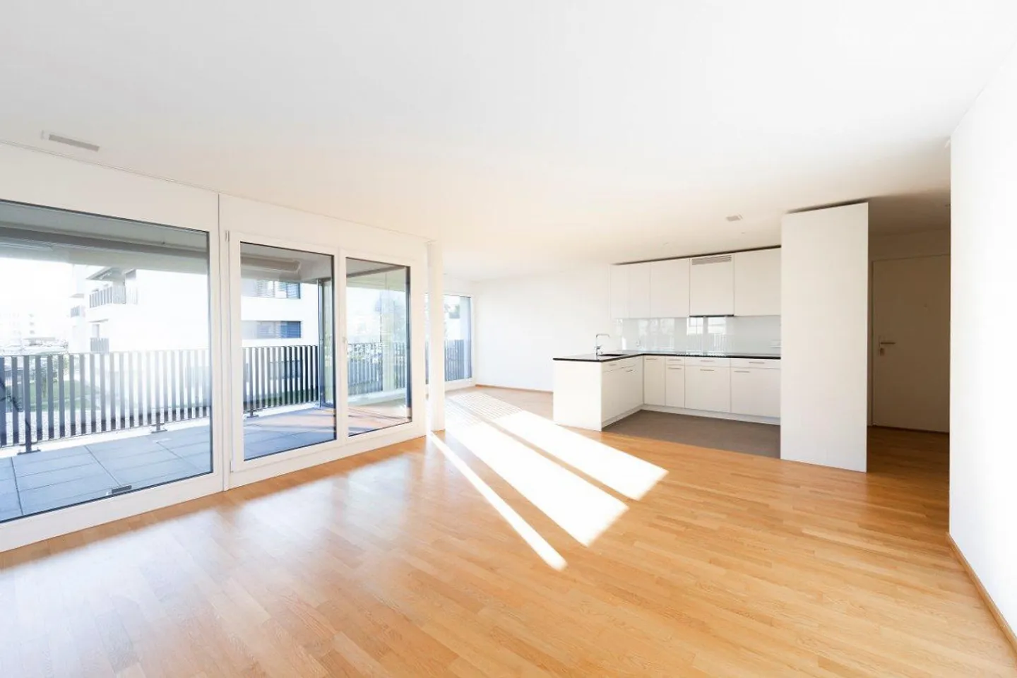 Rent without deposit - Apartment is looking for you! - Photo 3 of 7