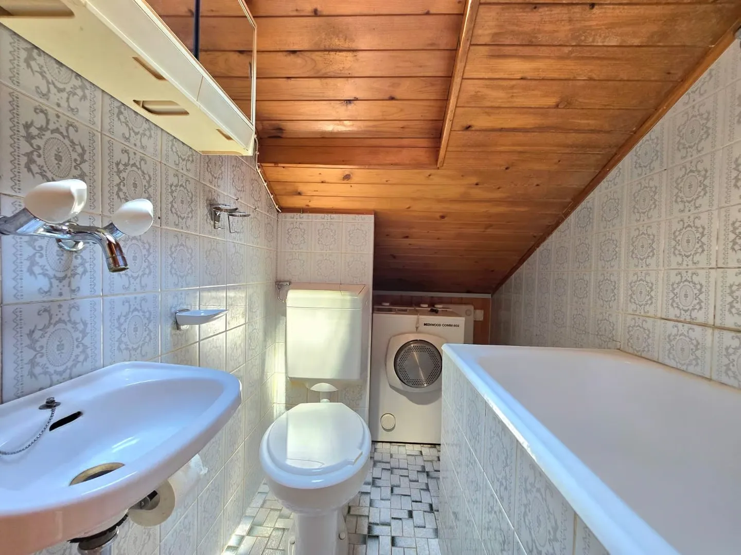 Appartements à rénover et à fusionner dans une maison de village authentique, Val d’Hérens - Photo 19 sur 25