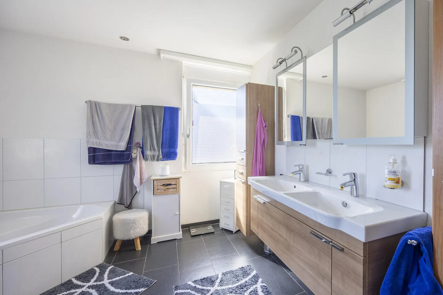 Detached 6.5-Room Single-Family Home with Double Garage - Photo 3 of 8