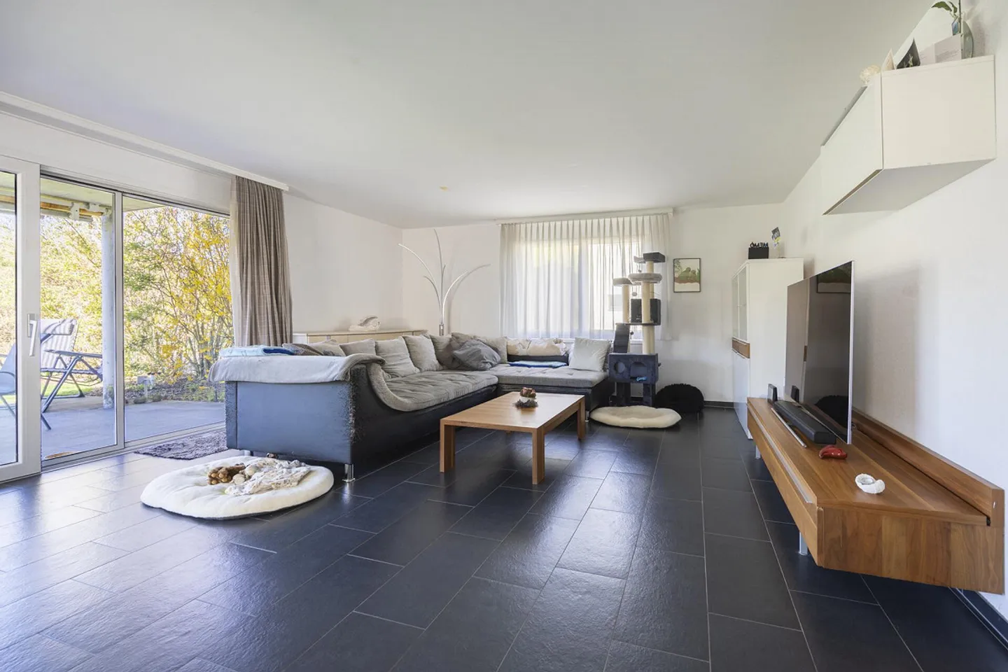 Detached 6.5-Room Single-Family Home with Double Garage - Photo 4 of 8