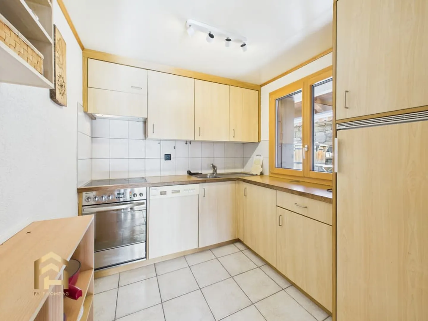 Charming Valais Chalet with Surroundings in Grächen - Photo 5 of 13