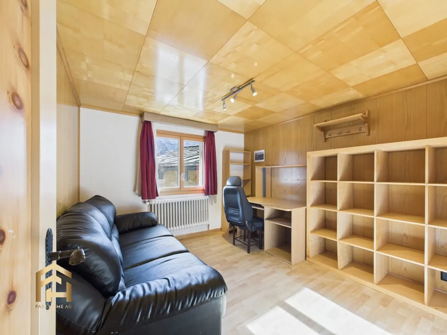 Charming Valais Chalet with Surroundings in Grächen - Photo 7 of 13