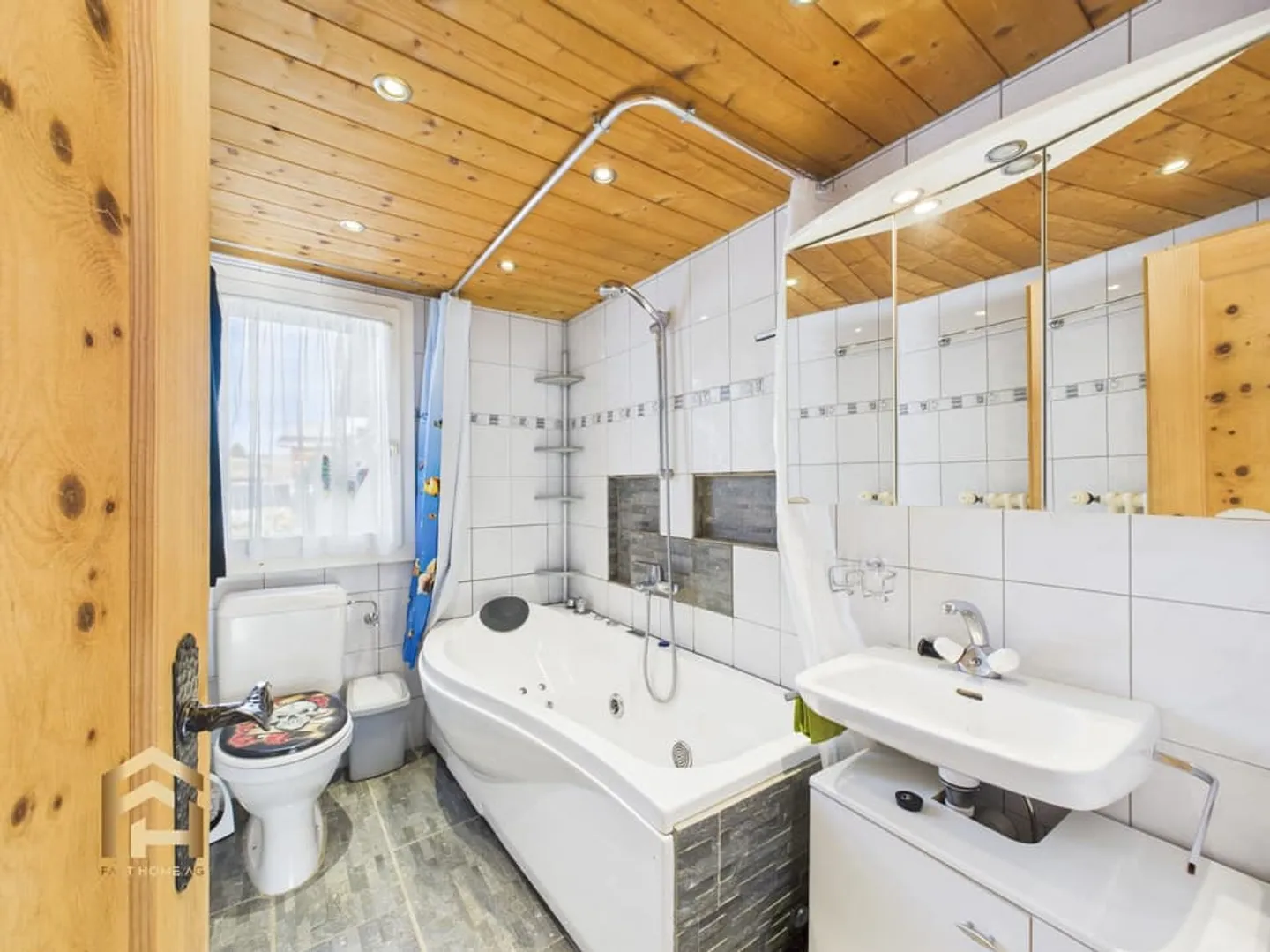 Charming Valais Chalet with Surroundings in Grächen - Photo 10 of 13