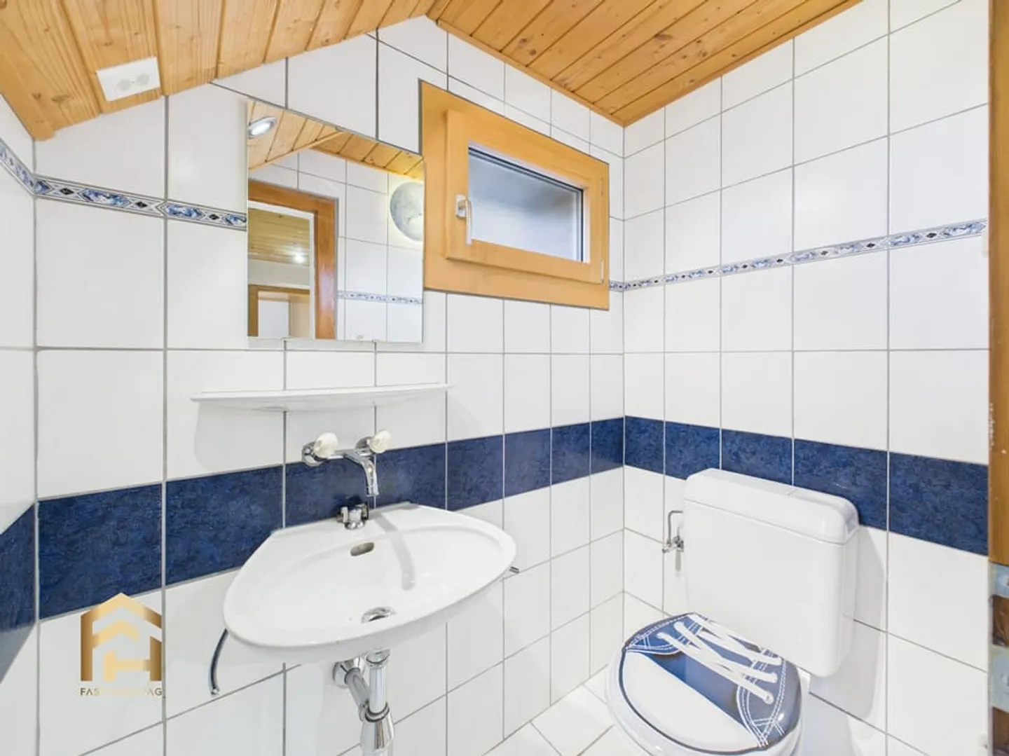 Charming Valais Chalet with Surroundings in Grächen - Photo 11 of 13