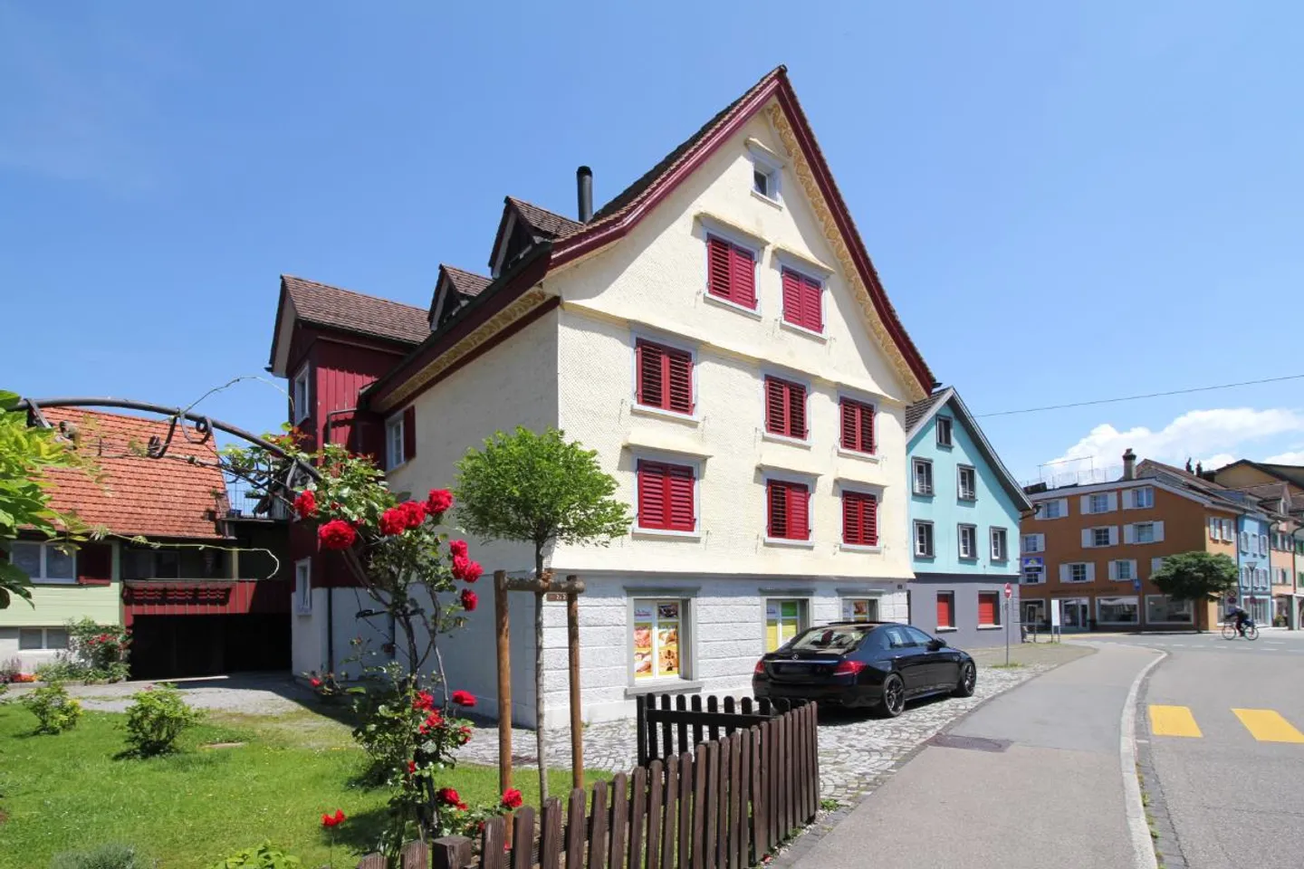 Multi-family house in the best location in Rheineck - Photo 2 of 4