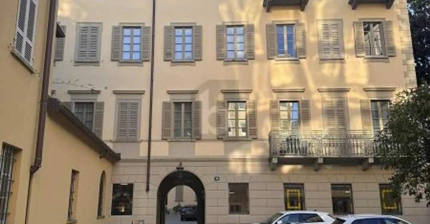 NON DISPONIBILE - Foto 1 di 3