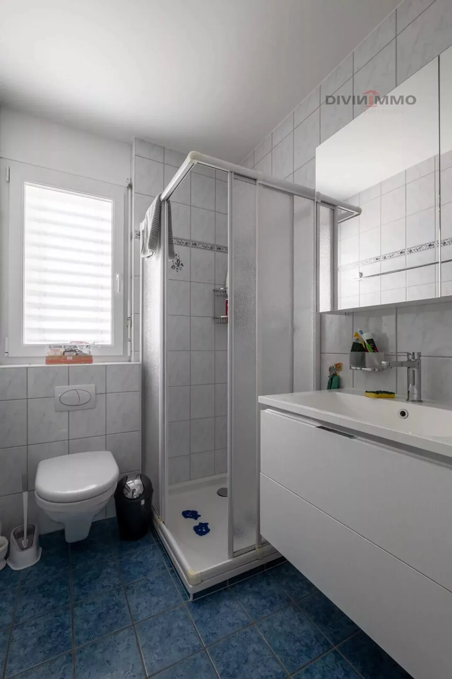 Schöne 5,5-Zimmer-Villa mit einem Zimmer/Schlafzimmer mit Küche - Foto 5 von 13