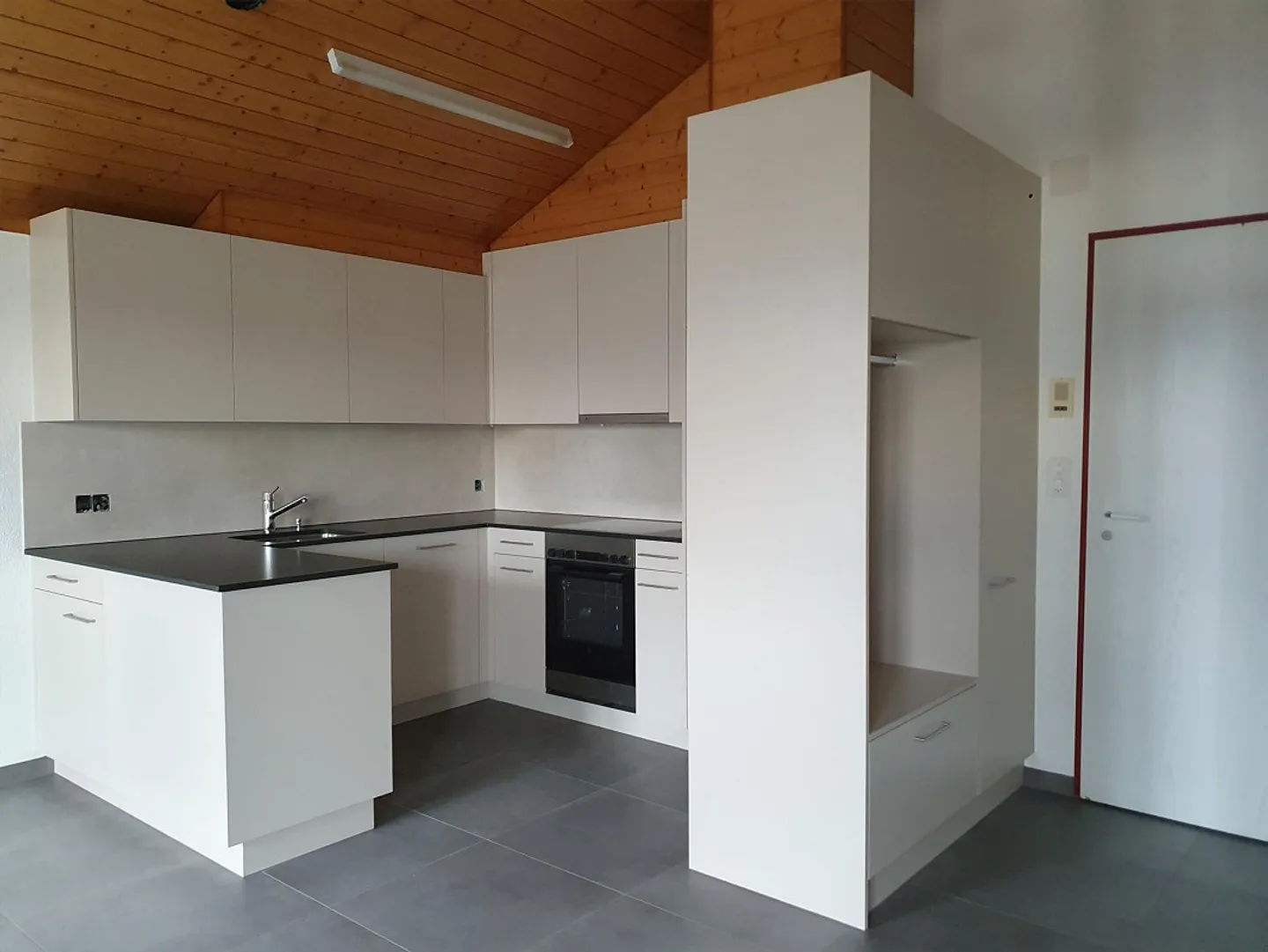 Appartement sous les combles lumineux de 2 pièces avec galerie - Photo 1 sur 5