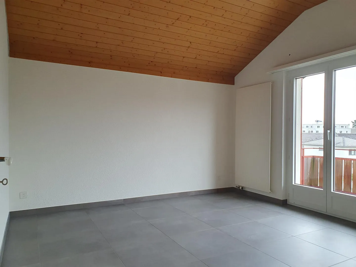 Appartement sous les combles lumineux de 2 pièces avec galerie - Photo 3 sur 5
