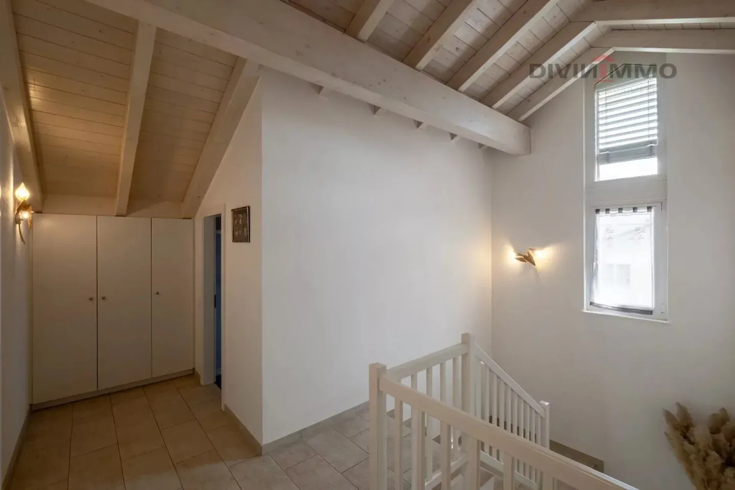 Schöne 5,5-Zimmer-Villa mit einem Zimmer/Schlafzimmer mit Küche - Foto 12 von 13