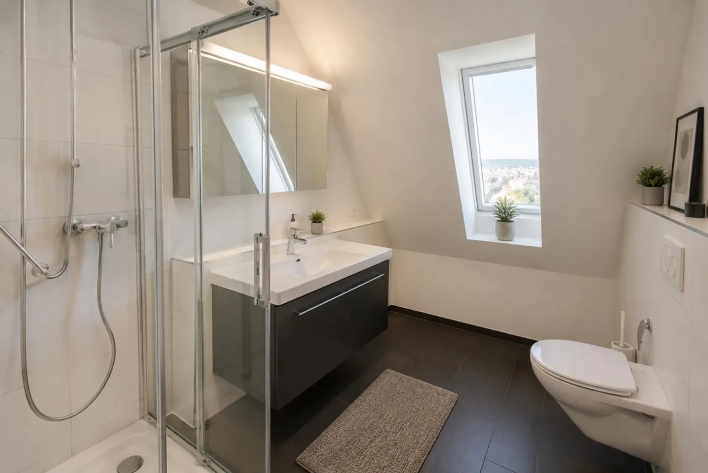 Living Above the Rooftops - Modern Attic Apartment with Charm - Photo 4 of 4