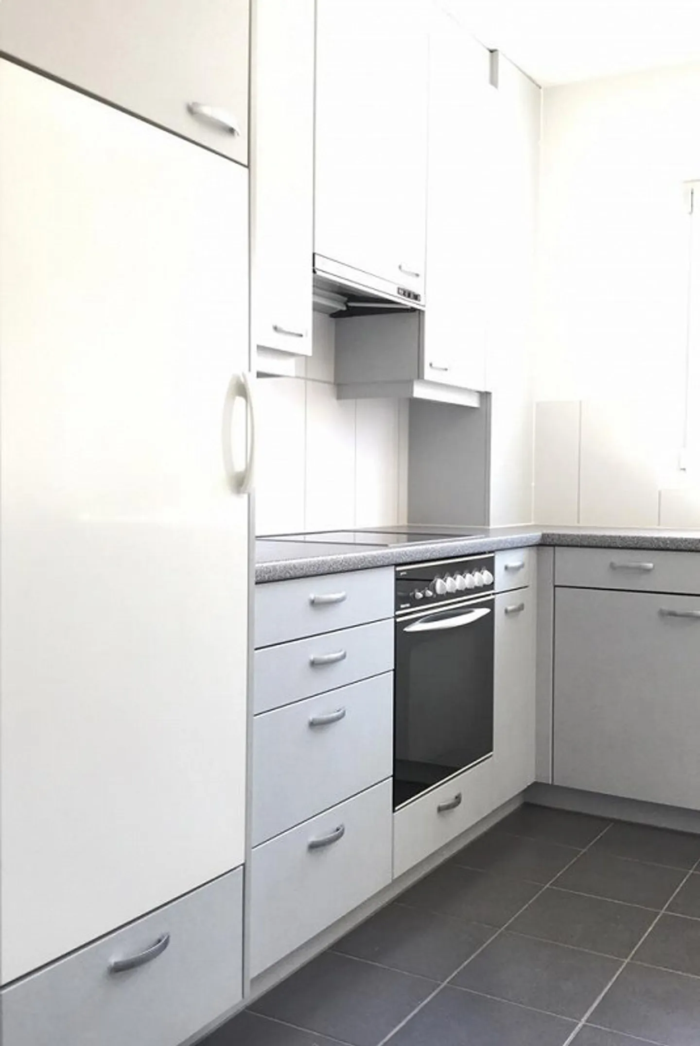 Incantevole appartamento con 2 camere a Jegenstorf - Foto 2 di 8