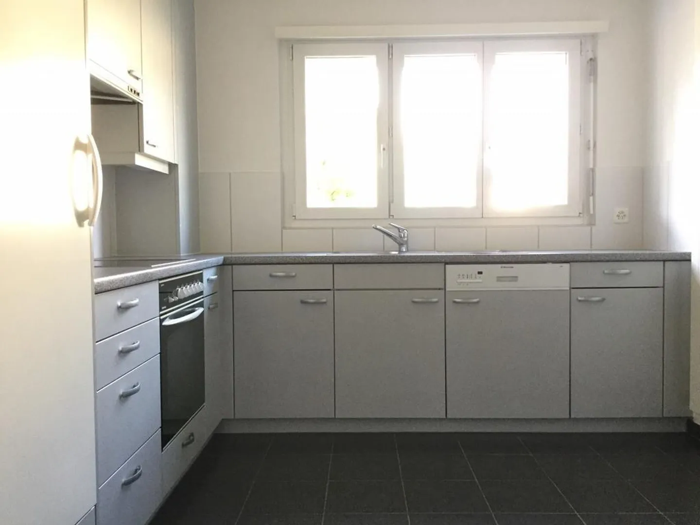 Incantevole appartamento con 2 camere a Jegenstorf - Foto 3 di 8