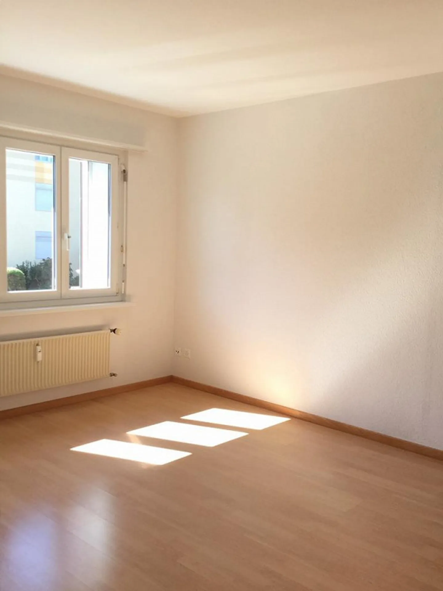 Incantevole appartamento con 2 camere a Jegenstorf - Foto 5 di 8
