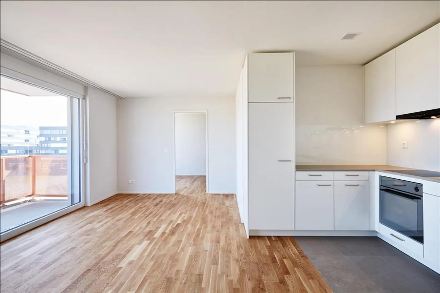 3.5 Room Apartment - Photo 2 of 5