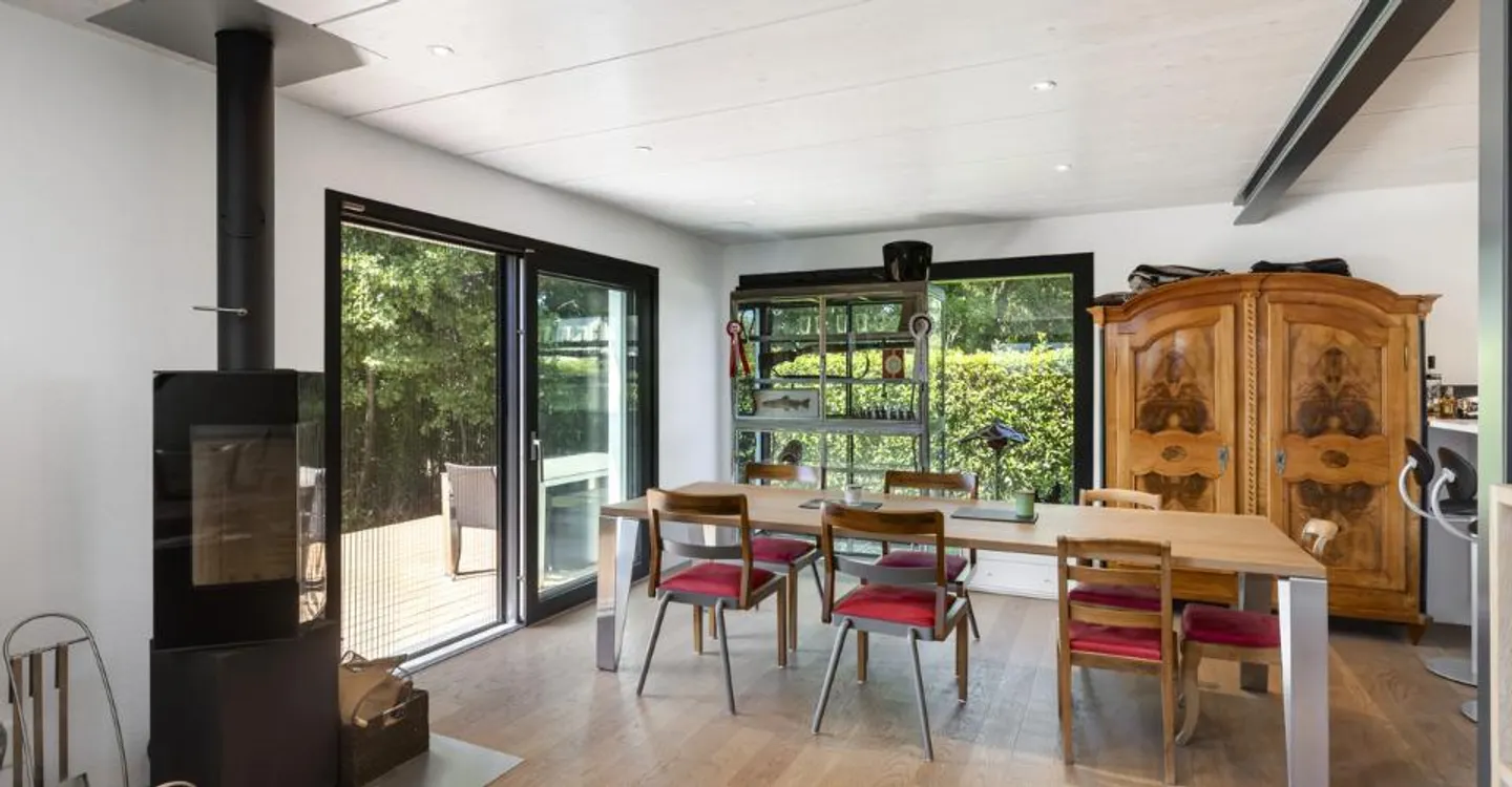 Zeitgenössische Villa mit 4,5 Zimmern, die sich zur Landschaft öffnet - Foto 5 von 13