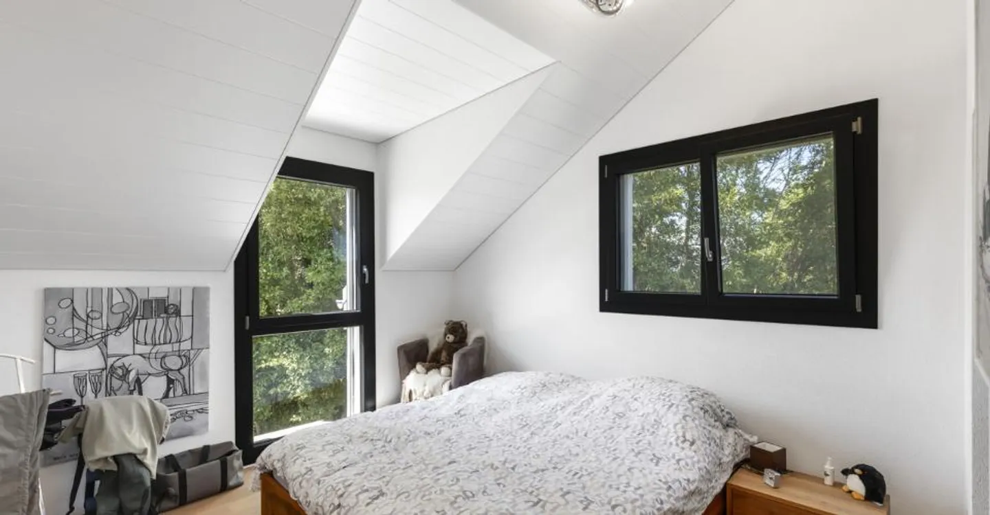 Zeitgenössische Villa mit 4,5 Zimmern, die sich zur Landschaft öffnet - Foto 8 von 13