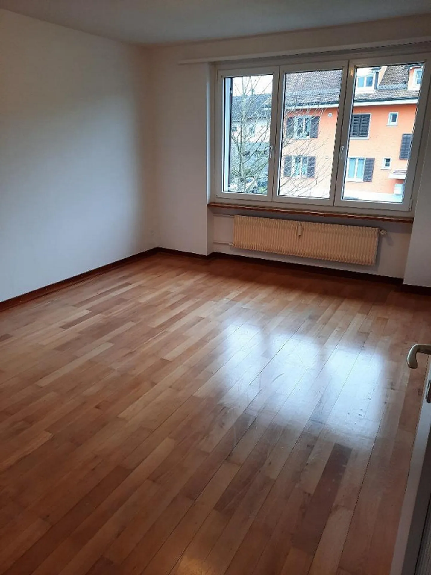 Appartamento luminoso 4 stanze 80m2 CHF 1.280 con giardino (7-1.OG.L) - Foto 10 di 16
