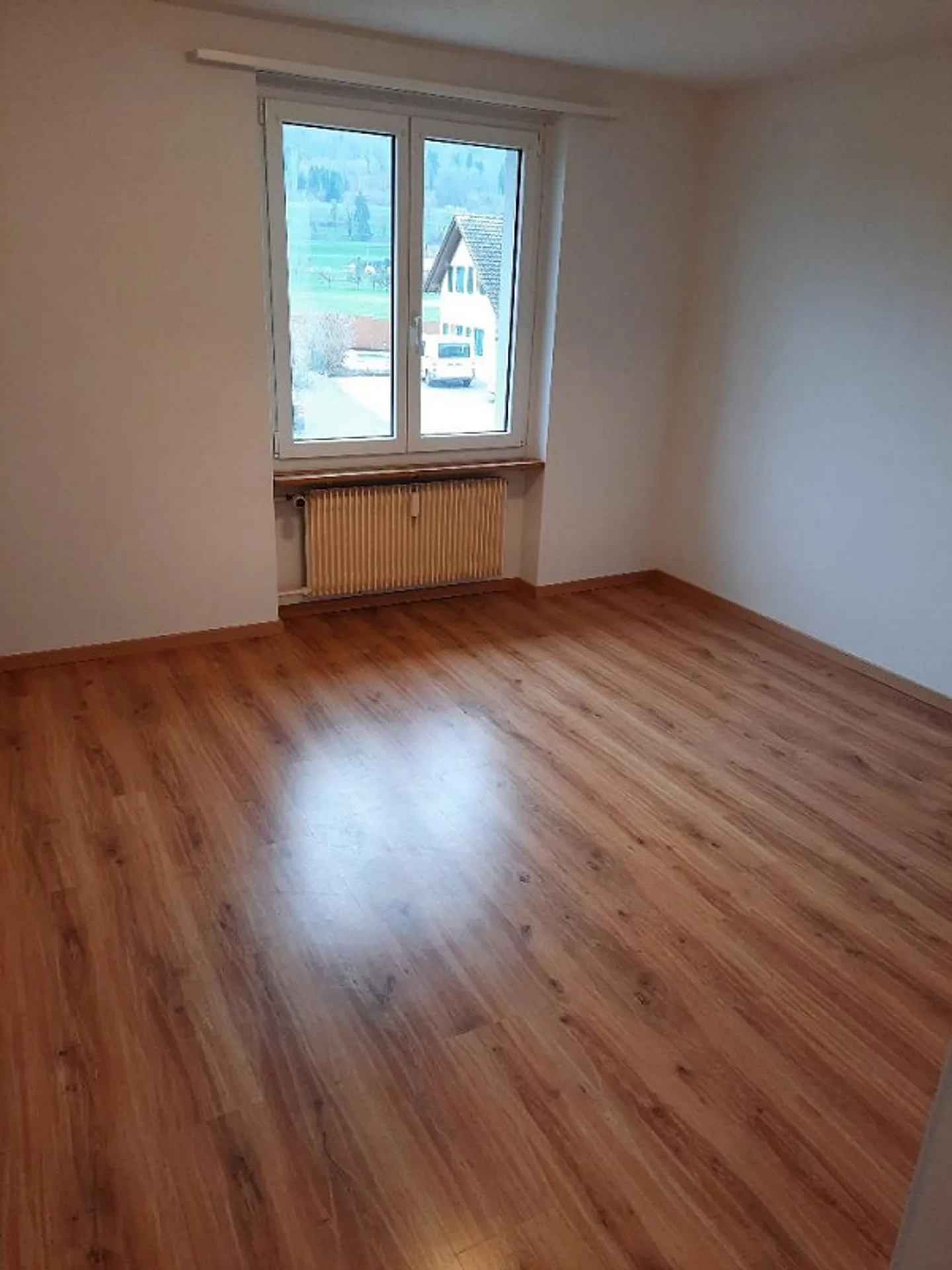 Appartamento luminoso 4 stanze 80m2 CHF 1.280 con giardino (7-1.OG.L) - Foto 11 di 16