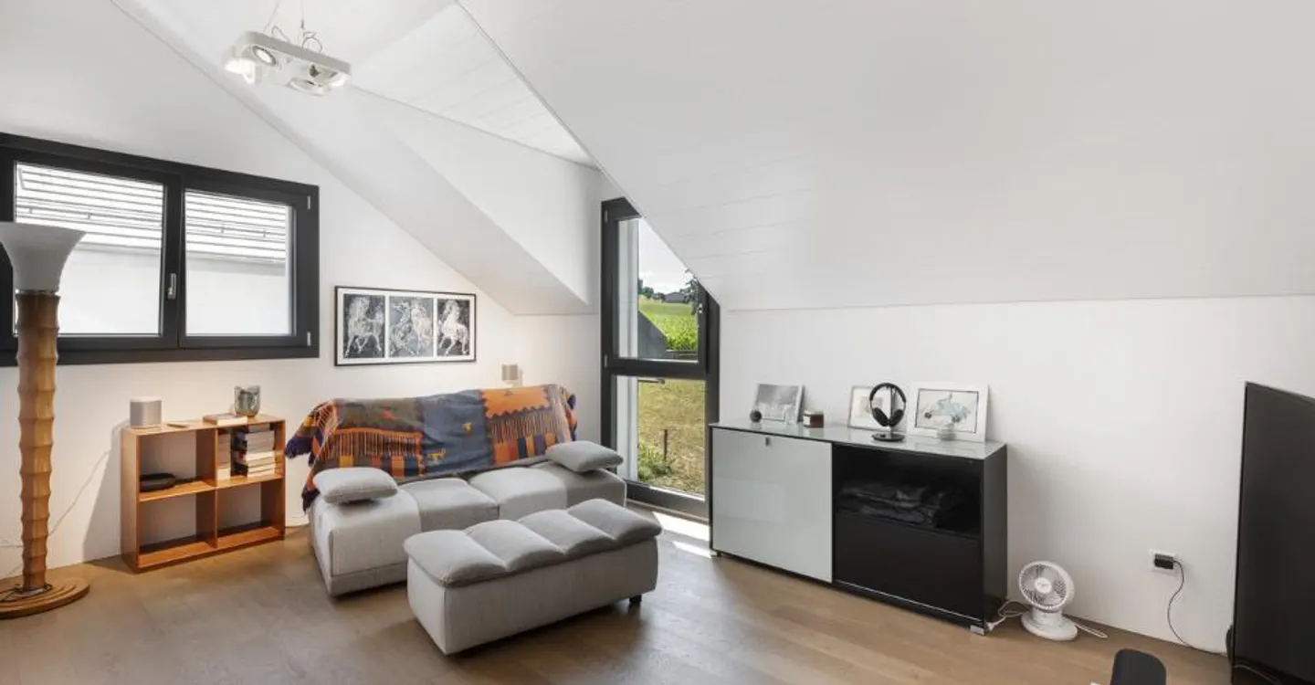 Zeitgenössische Villa mit 4,5 Zimmern, die sich zur Landschaft öffnet - Foto 10 von 13