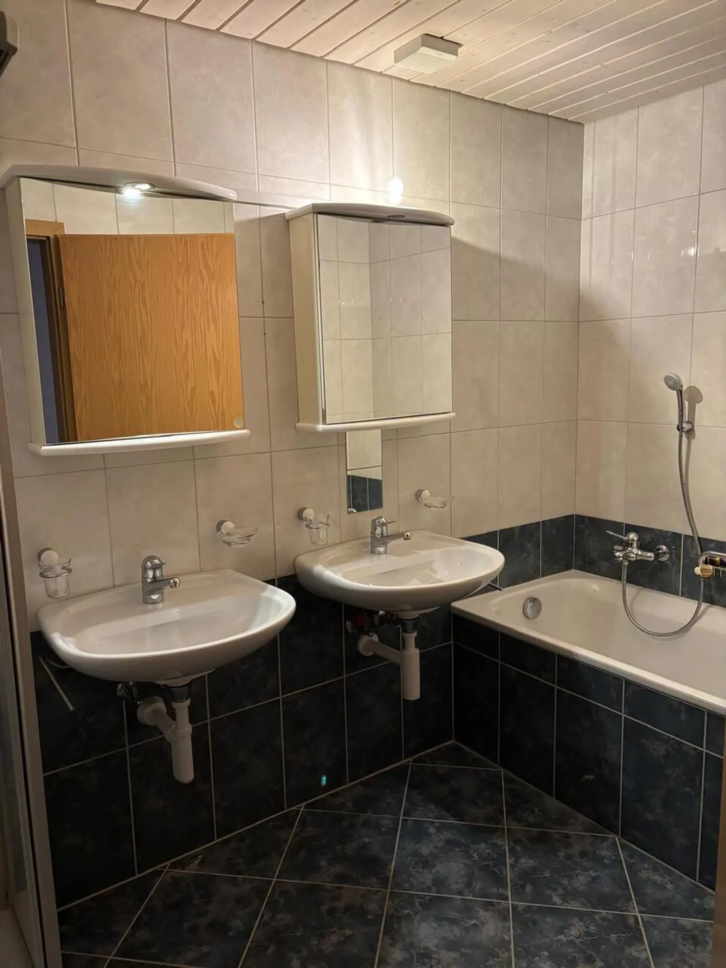Duplex spacieux avec cuisine moderne - Photo 13 sur 25