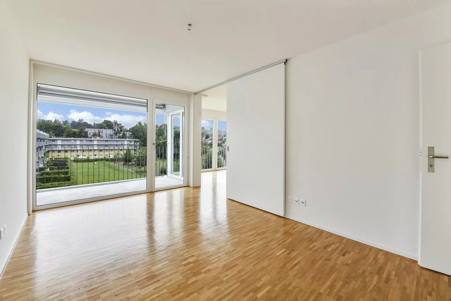 Appartamento moderno con bella vista panoramica in una posizione soleggiata - Foto 5 di 6