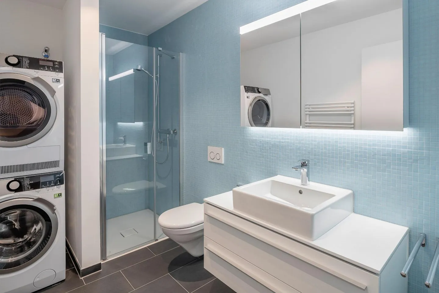 Modernes Apartment mit Balkon - Foto 5 von 6