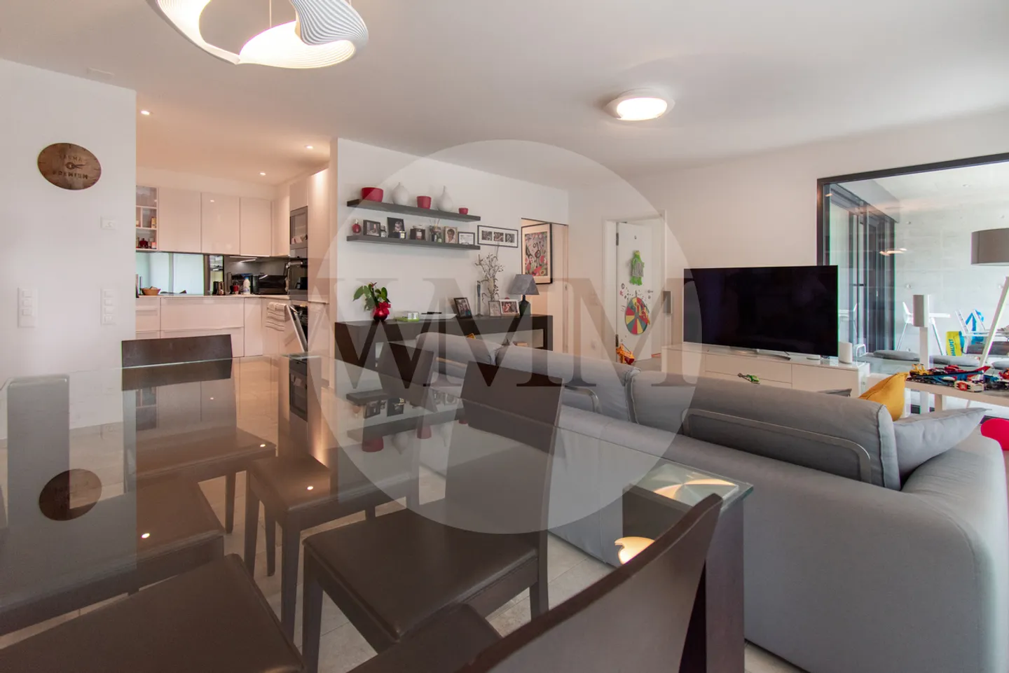 Appartement spacieux avec terrasse couverte - Photo 1 sur 17