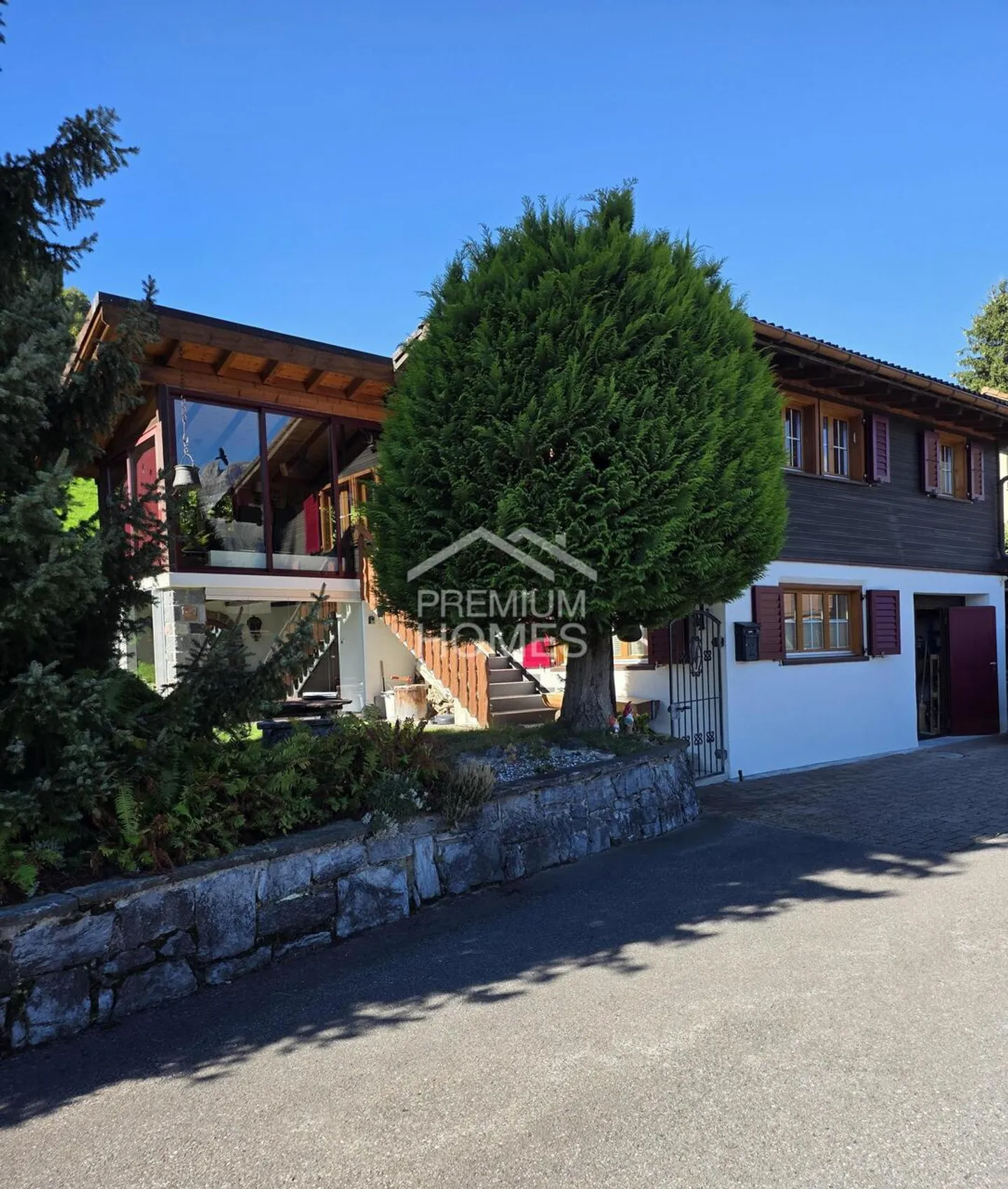 Votre propre chalet avec vue panoramique à un prix attractif - Photo 2 sur 13