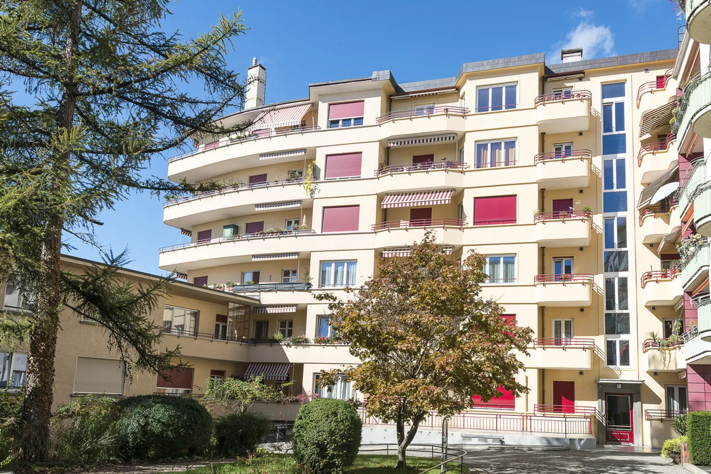 Close to downtown Lausanne - Photo 2 of 3