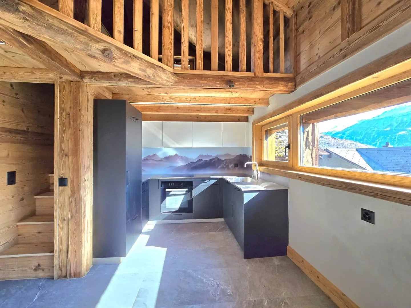 Magnifica fienile ristrutturato a Mase con terrazze, vista e parcheggio (Val d'Hérens) - Foto 2 di 23