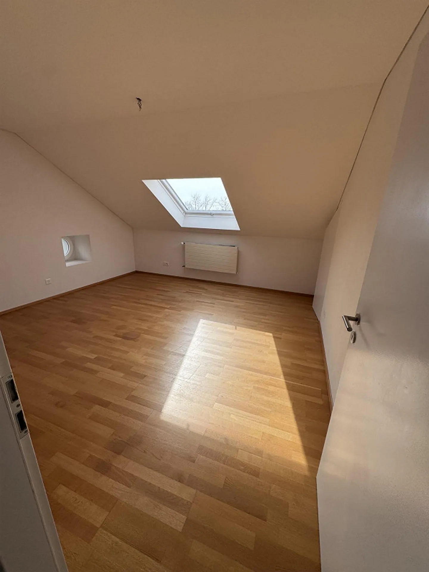 3.5 Room Attic Apartment - Photo 5 of 9