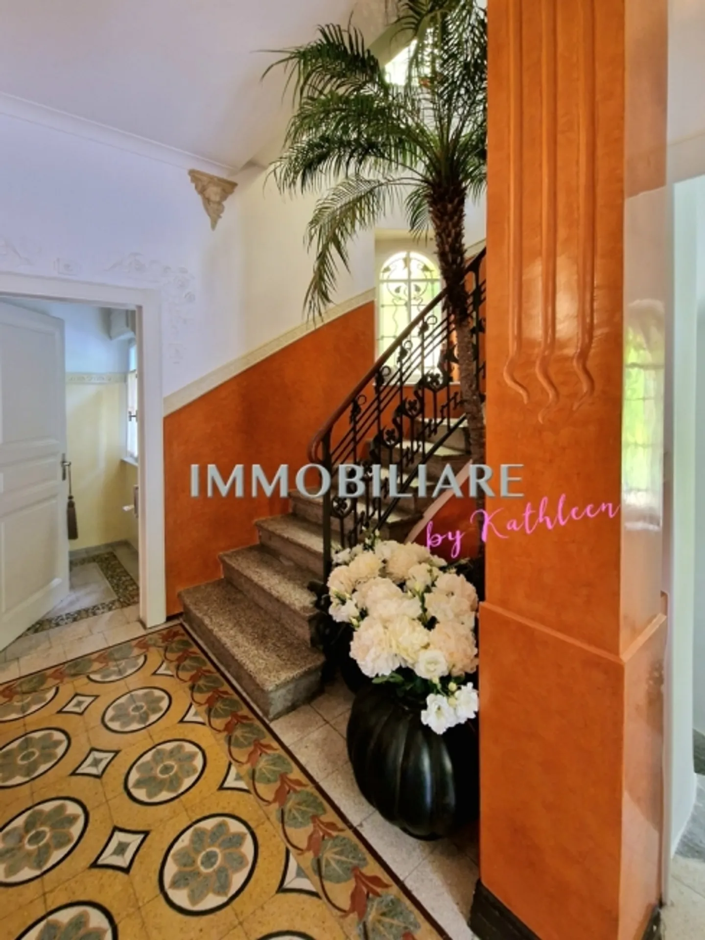 Art Nouveau villa with breathtaking lake view in a quiet location - Photo 8 of 16