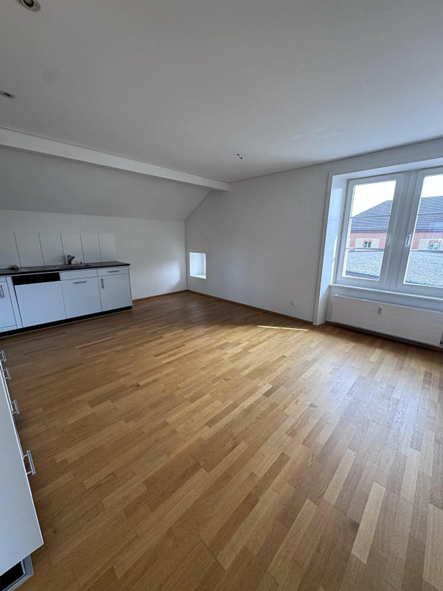 3.5 Room Attic Apartment - Photo 3 of 9