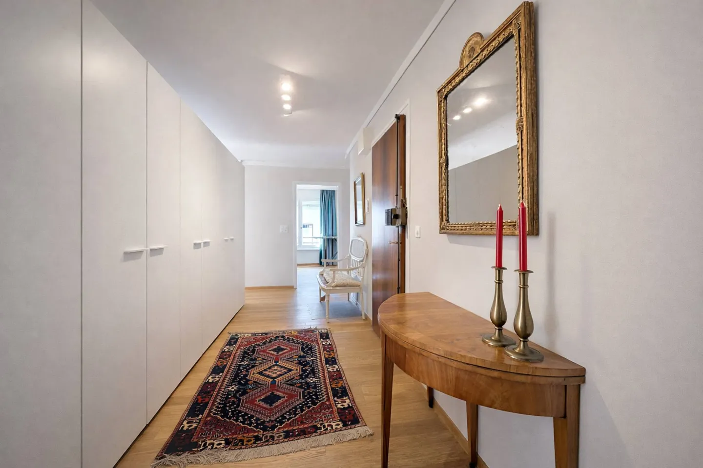 Appartement mansardé entièrement rénové de 177 m2 - Photo 3 sur 12