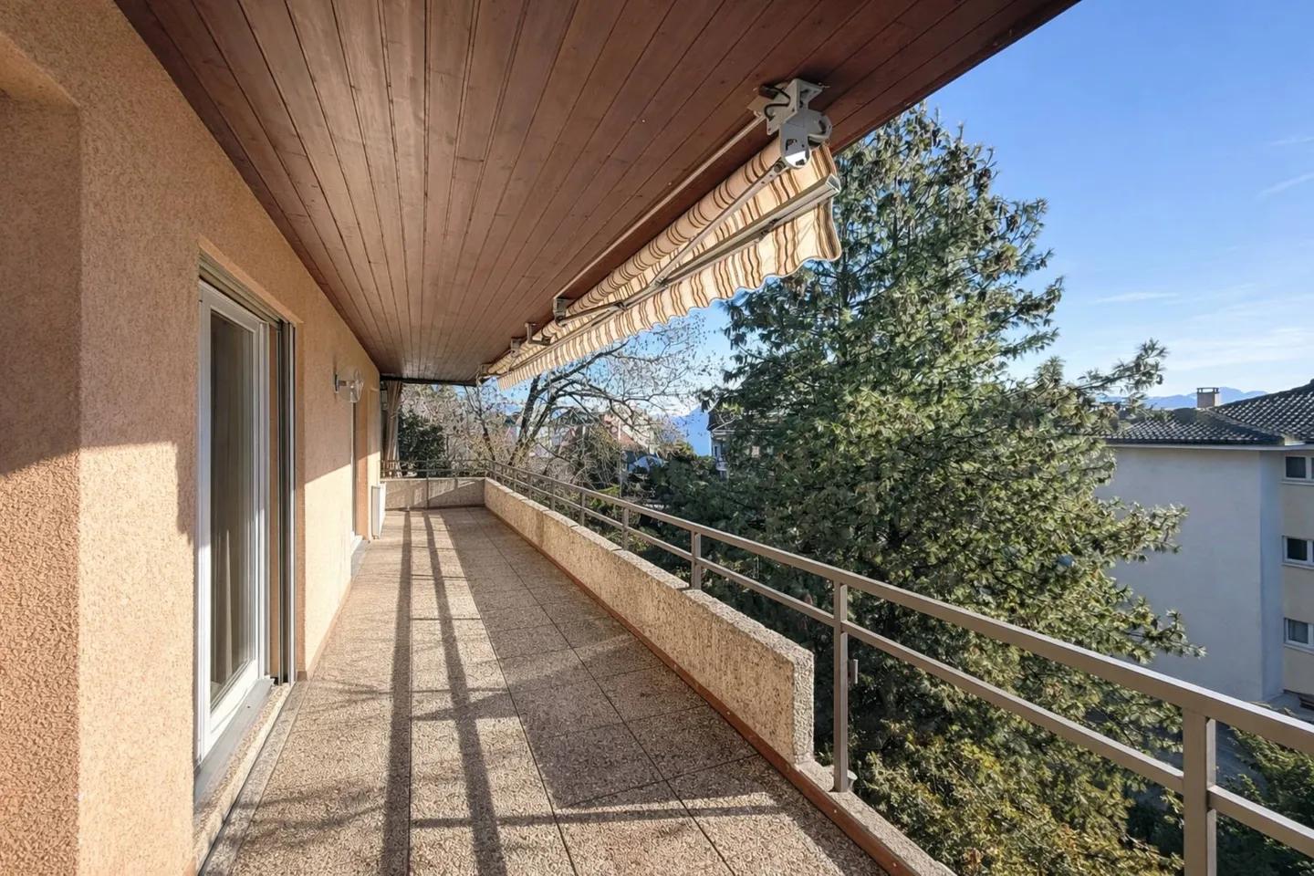 Appartement mansardé entièrement rénové de 177 m2 - Photo 5 sur 12