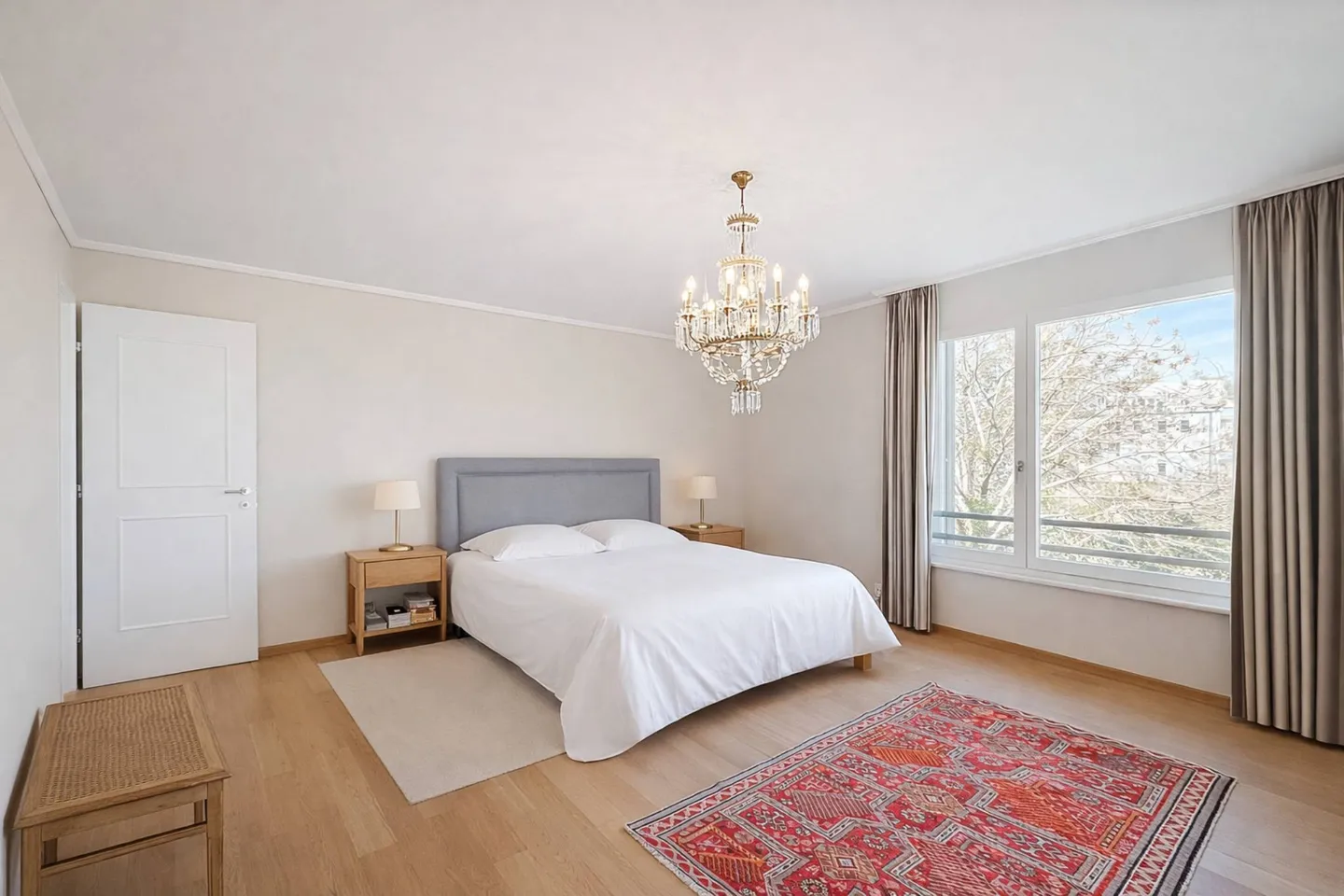 Appartement mansardé entièrement rénové de 177 m2 - Photo 9 sur 12