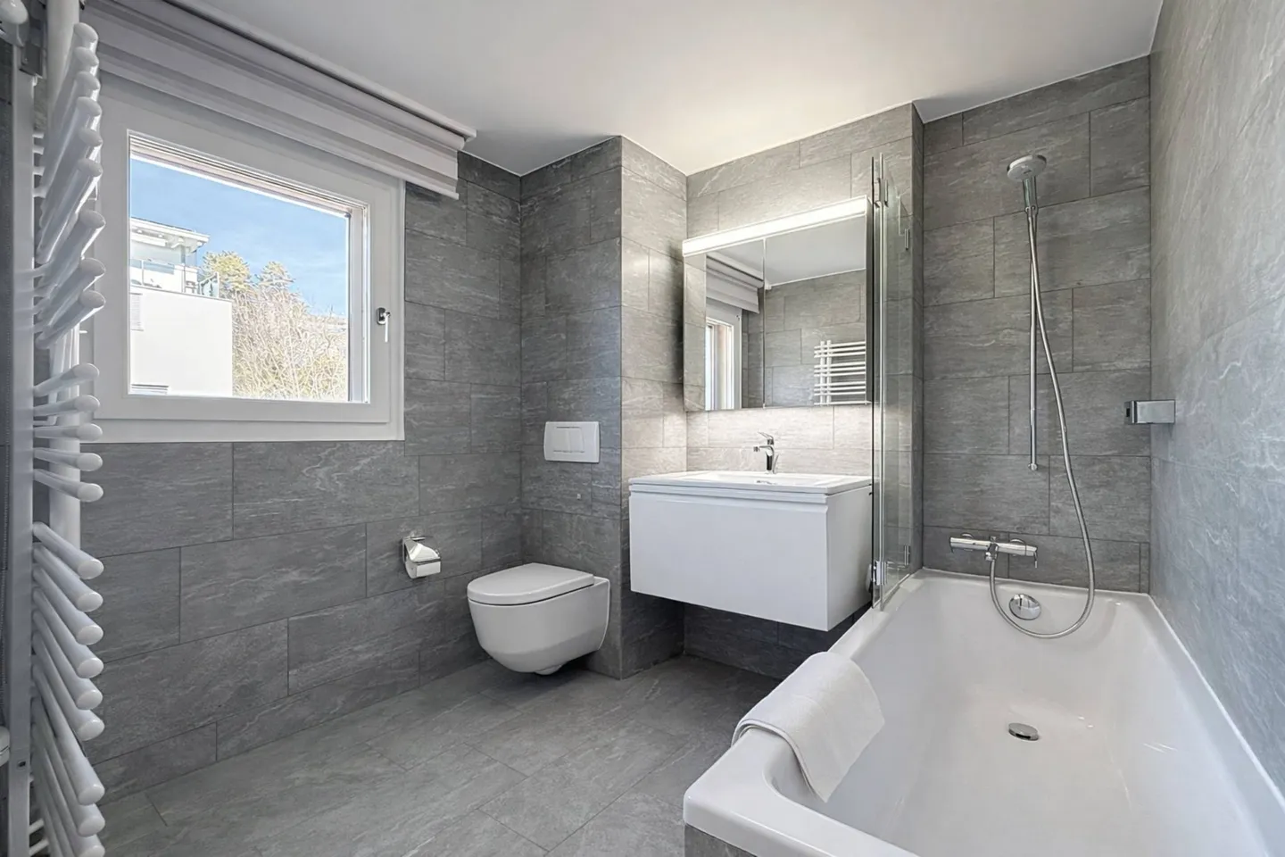 Appartement mansardé entièrement rénové de 177 m2 - Photo 10 sur 12