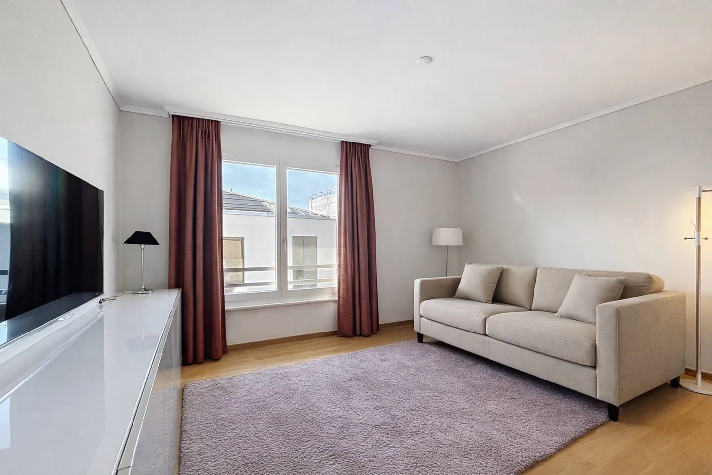 Appartement mansardé entièrement rénové de 177 m2 - Photo 11 sur 12